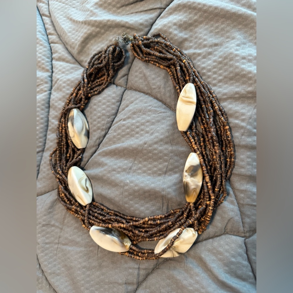VINTAGE African Brown and Cream Beaded Necklace - pre loved - Picture 4 of 8